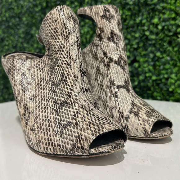 MICHAEL KORS Leather Snake Skin Print Slingbacks 4” High Heels - Picture 13 of 15